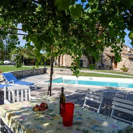 Apartament Lovely In